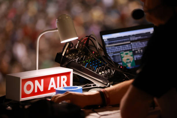 Estudio de locución comercial profesional en Panamá: Voces Profesionales